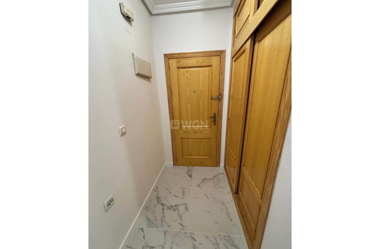 Odsprzedaż - Mieszkanie w bloku - Torrevieja - Acequion
