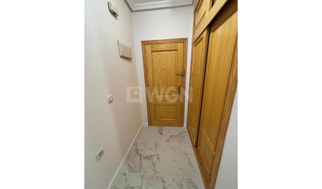 Odsprzedaż - Mieszkanie w bloku - Torrevieja - Acequion