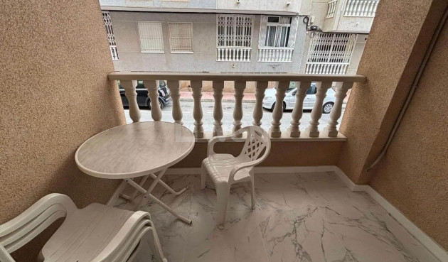 Odsprzedaż - Mieszkanie w bloku - Torrevieja - Acequion