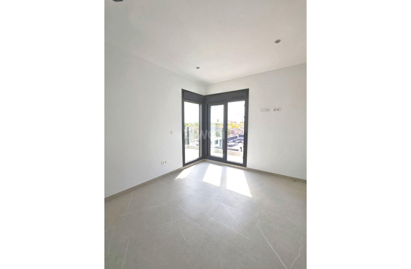 Resale - Villa - Los Alcázares - Dolores de Pacheco-Santa Rosalía