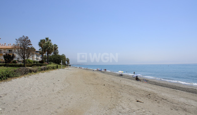 Resale - Apartment / flat - Torrox Costa - Costa del Sol