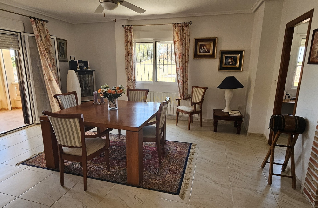 Odsprzedaż - Villa - Pinar de Campoverde - Inland