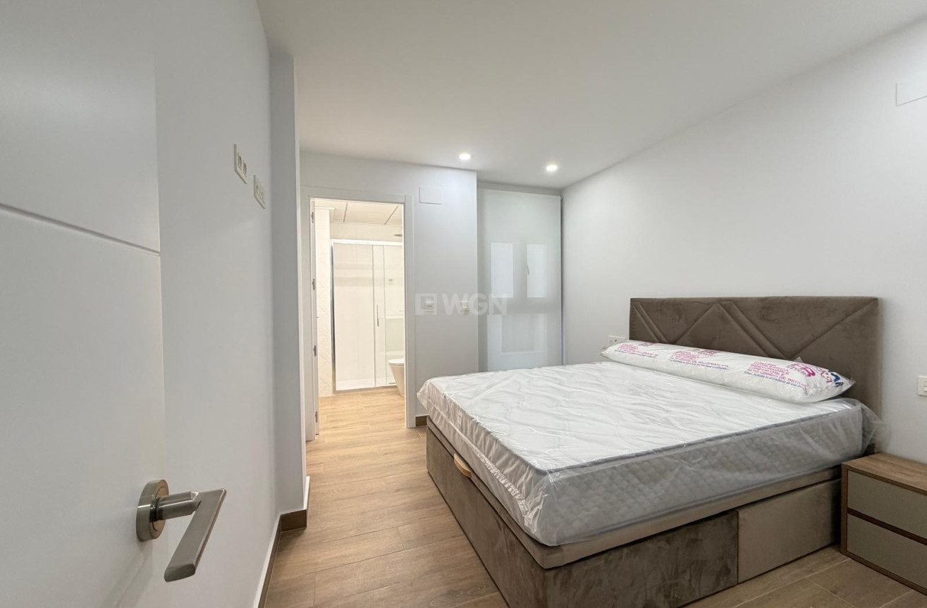 Reventa - Apartamento / piso - Torrevieja - Estacion De Autobuses