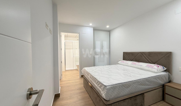 Reventa - Apartamento / piso - Torrevieja - Estacion De Autobuses