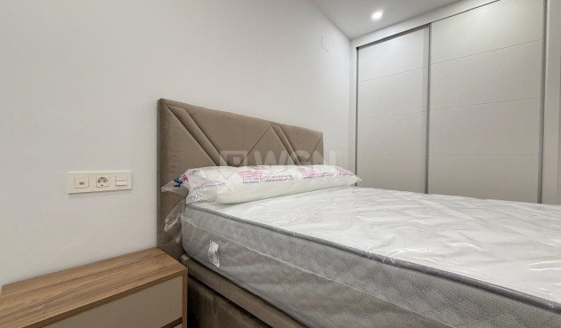 Reventa - Apartamento / piso - Torrevieja - Estacion De Autobuses