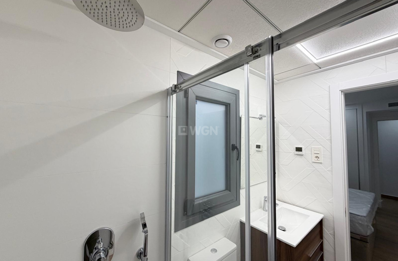 Reventa - Apartamento / piso - Torrevieja - Estacion De Autobuses