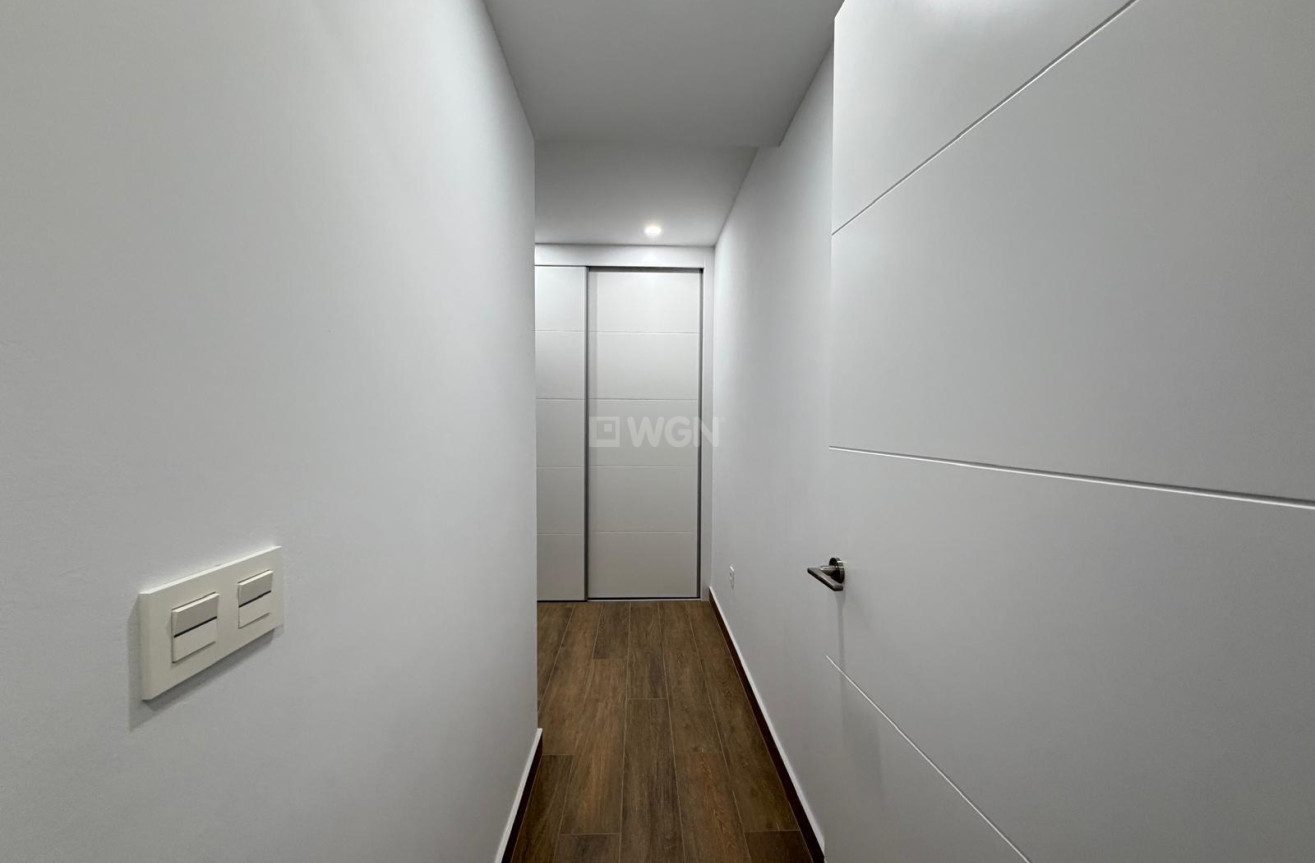 Reventa - Apartamento / piso - Torrevieja - Estacion De Autobuses