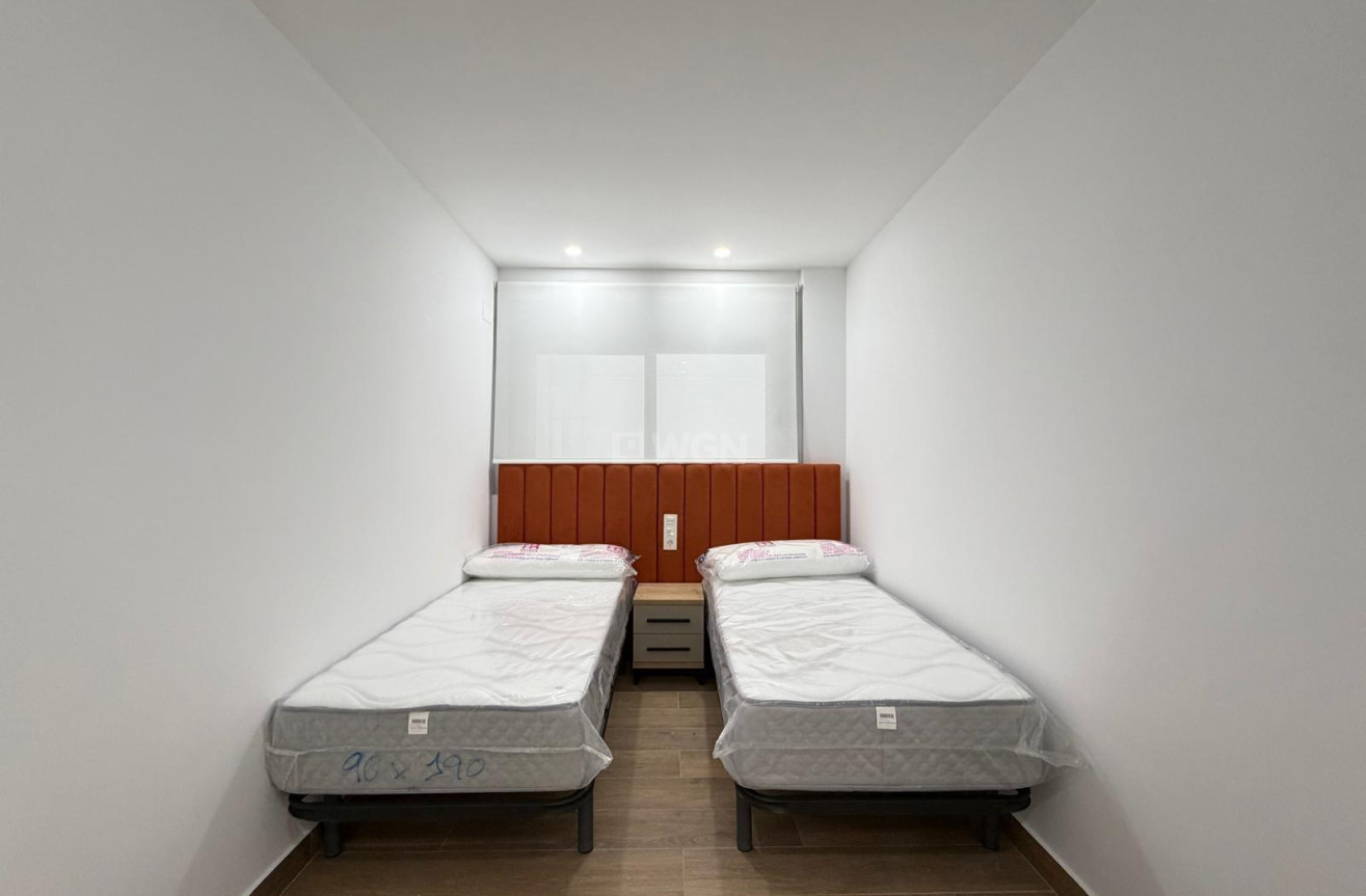 Reventa - Apartamento / piso - Torrevieja - Estacion De Autobuses