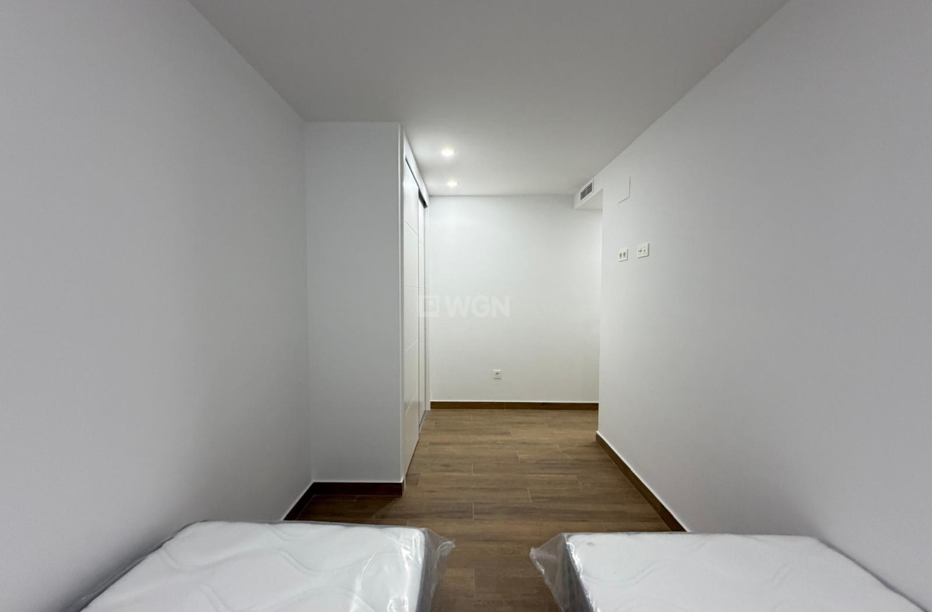 Reventa - Apartamento / piso - Torrevieja - Estacion De Autobuses