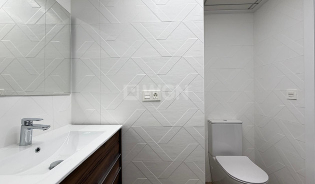 Reventa - Apartamento / piso - Torrevieja - Estacion De Autobuses