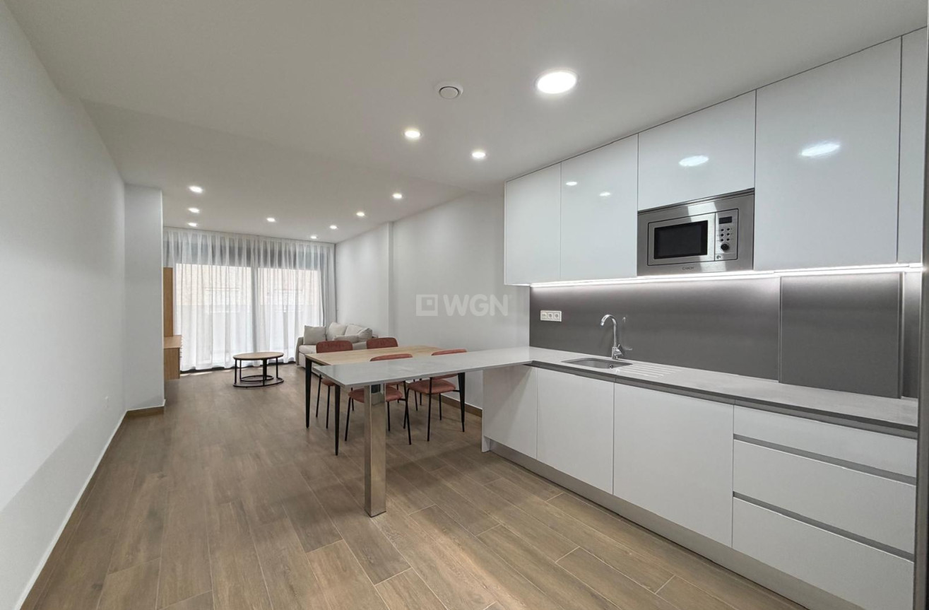 Reventa - Apartamento / piso - Torrevieja - Estacion De Autobuses