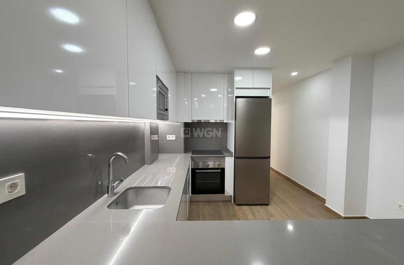 Reventa - Apartamento / piso - Torrevieja - Estacion De Autobuses