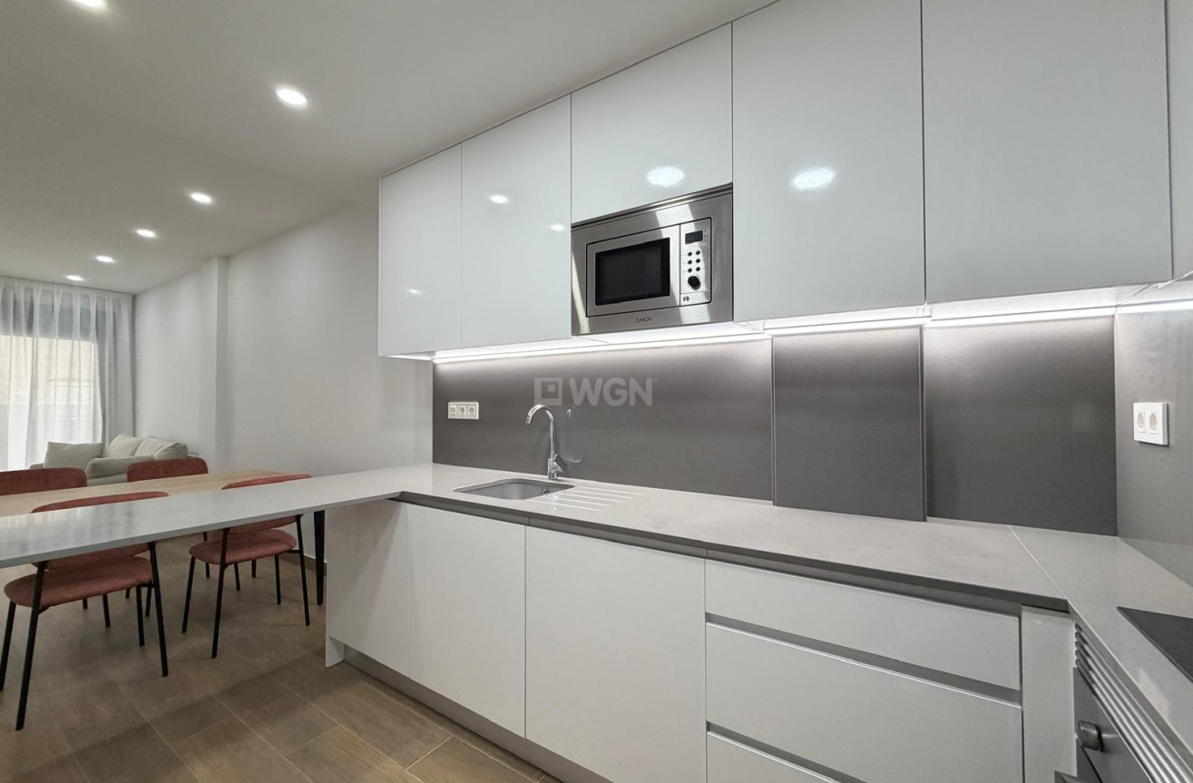 Reventa - Apartamento / piso - Torrevieja - Estacion De Autobuses