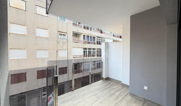 Reventa - Apartamento / piso - Torrevieja - Estacion De Autobuses