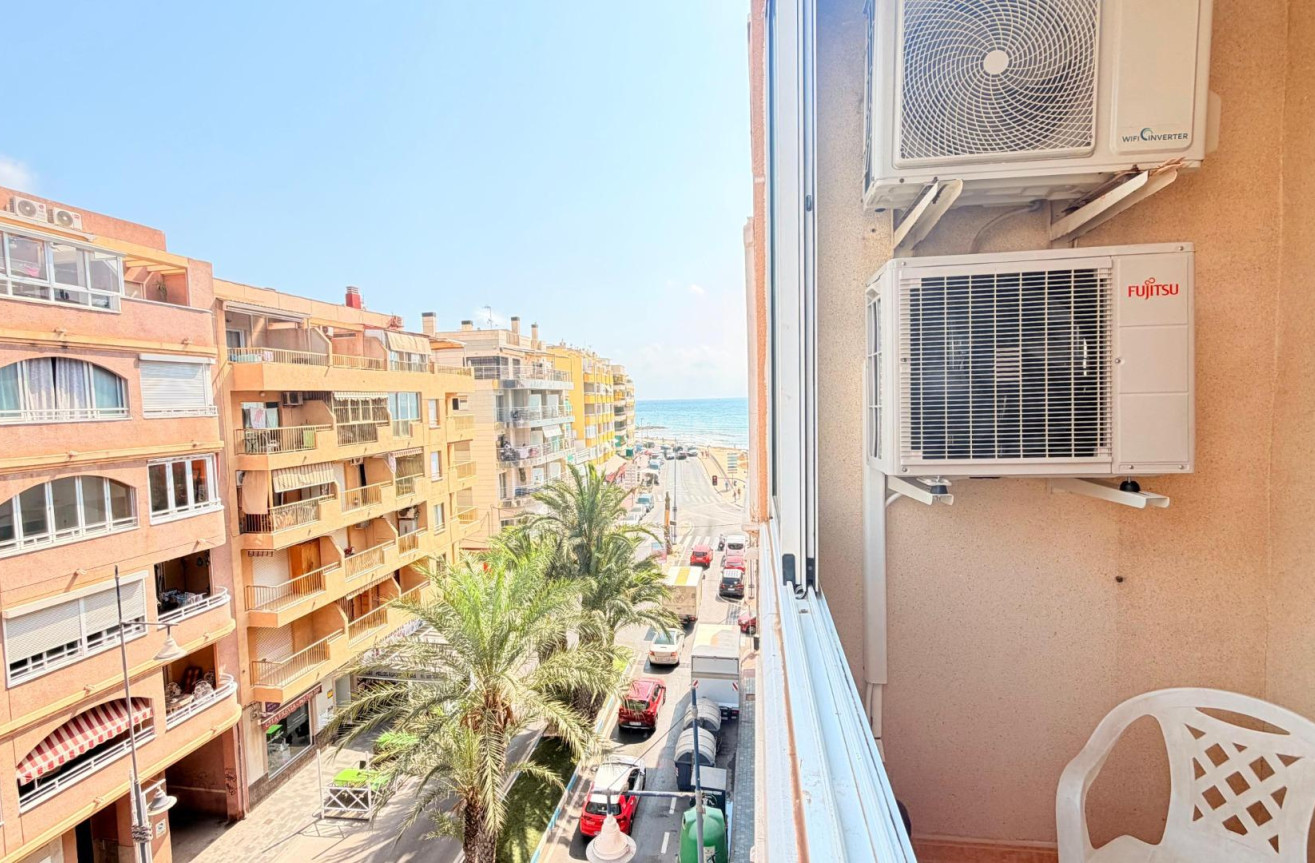 Odsprzedaż - Mieszkanie w bloku - Torrevieja - Curva Del Palangre
