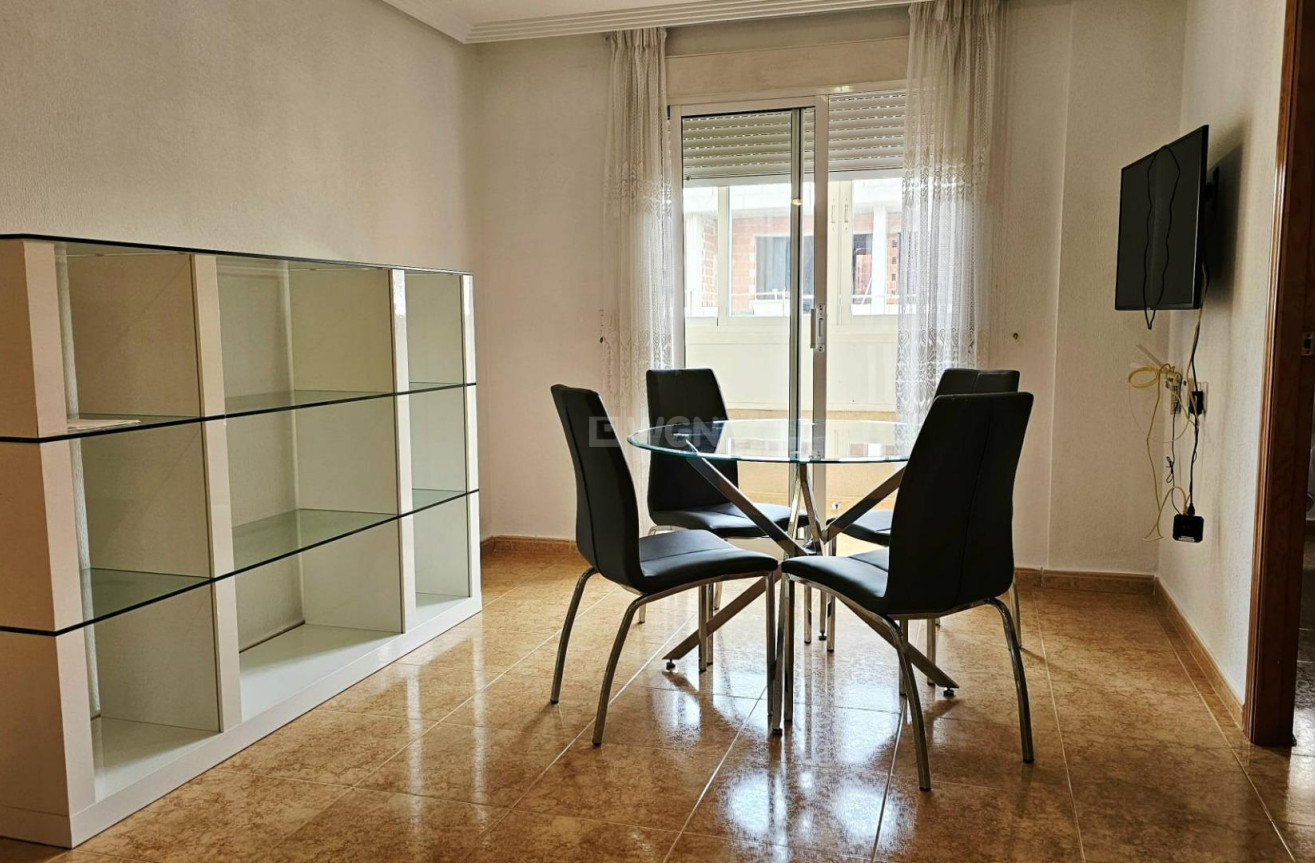 Odsprzedaż - Mieszkanie w bloku - Torrevieja - Curva Del Palangre