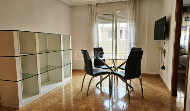 Odsprzedaż - Mieszkanie w bloku - Torrevieja - Curva Del Palangre