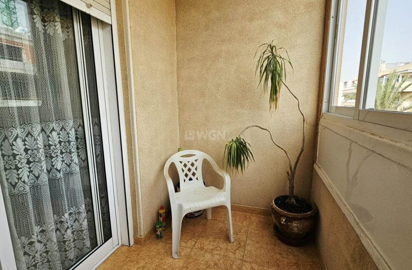 Odsprzedaż - Mieszkanie w bloku - Torrevieja - Curva Del Palangre