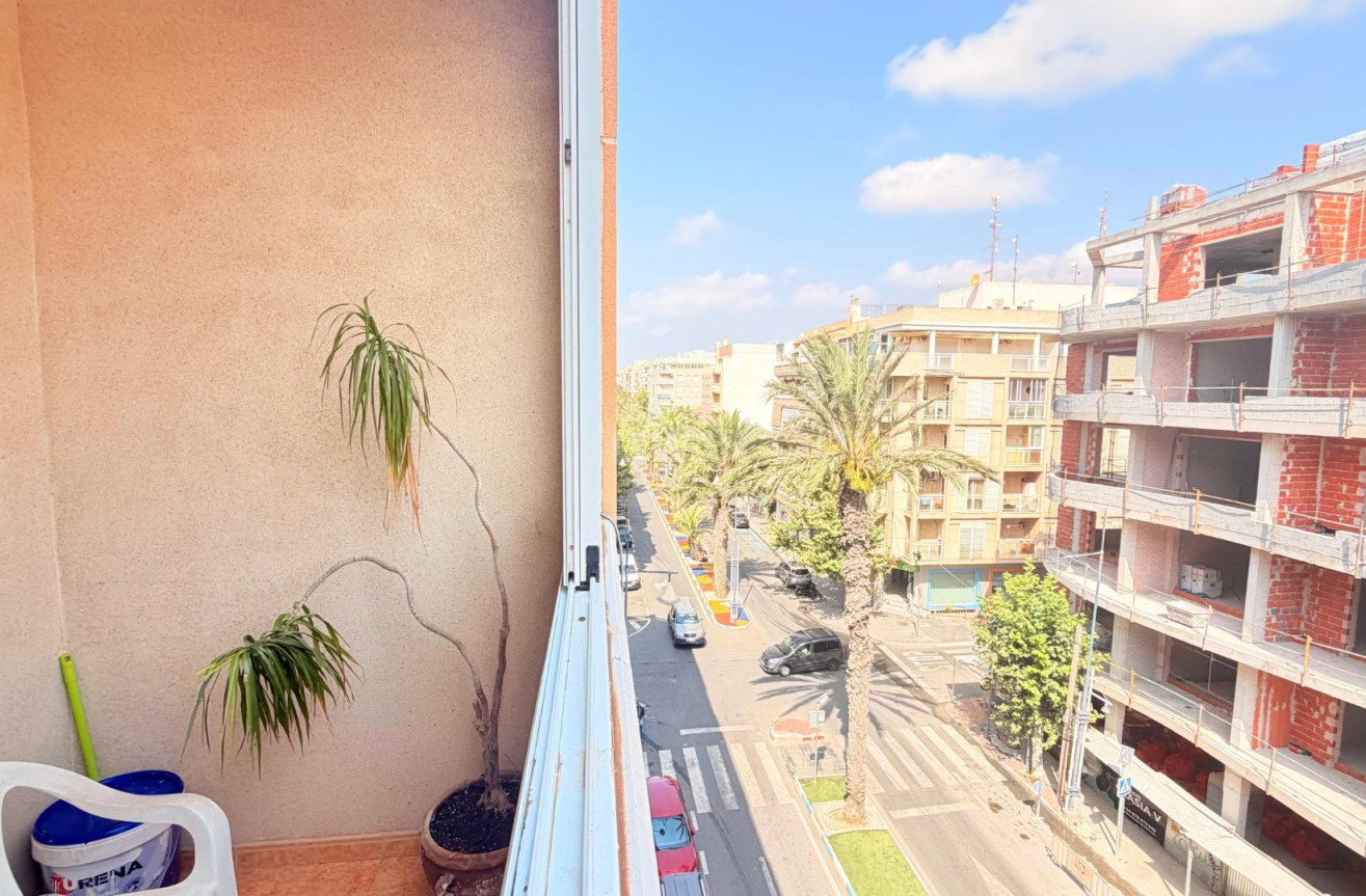 Odsprzedaż - Mieszkanie w bloku - Torrevieja - Curva Del Palangre