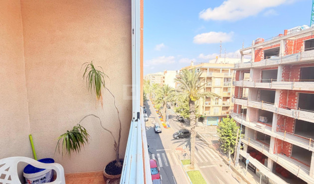 Odsprzedaż - Mieszkanie w bloku - Torrevieja - Curva Del Palangre