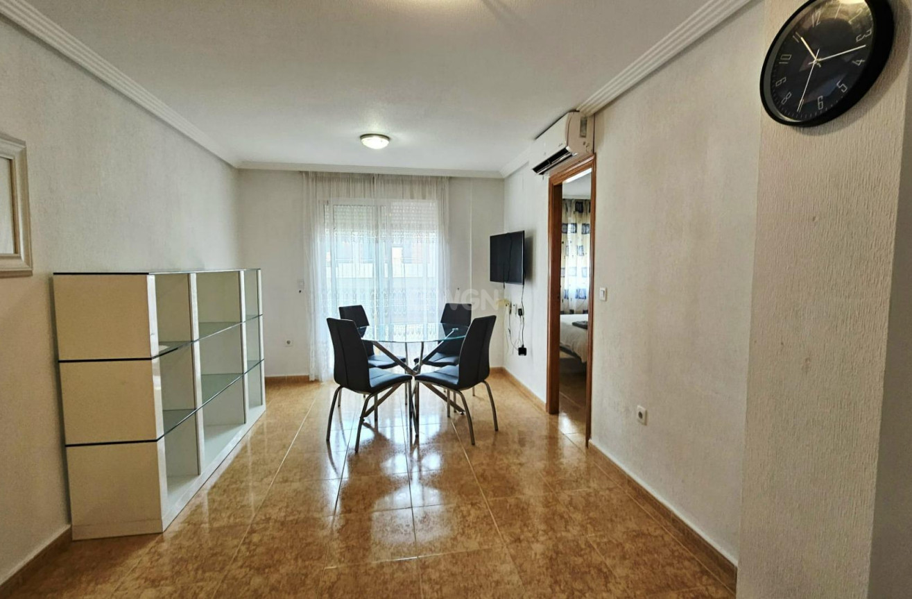 Odsprzedaż - Mieszkanie w bloku - Torrevieja - Curva Del Palangre