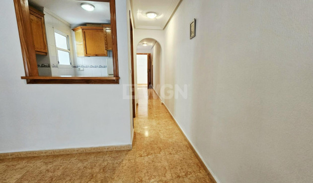 Odsprzedaż - Mieszkanie w bloku - Torrevieja - Curva Del Palangre