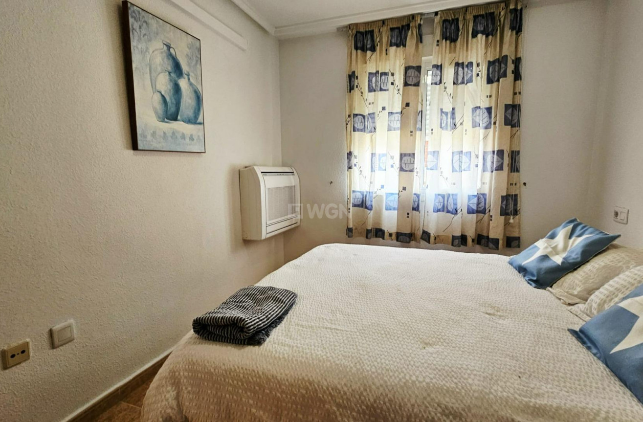Odsprzedaż - Mieszkanie w bloku - Torrevieja - Curva Del Palangre