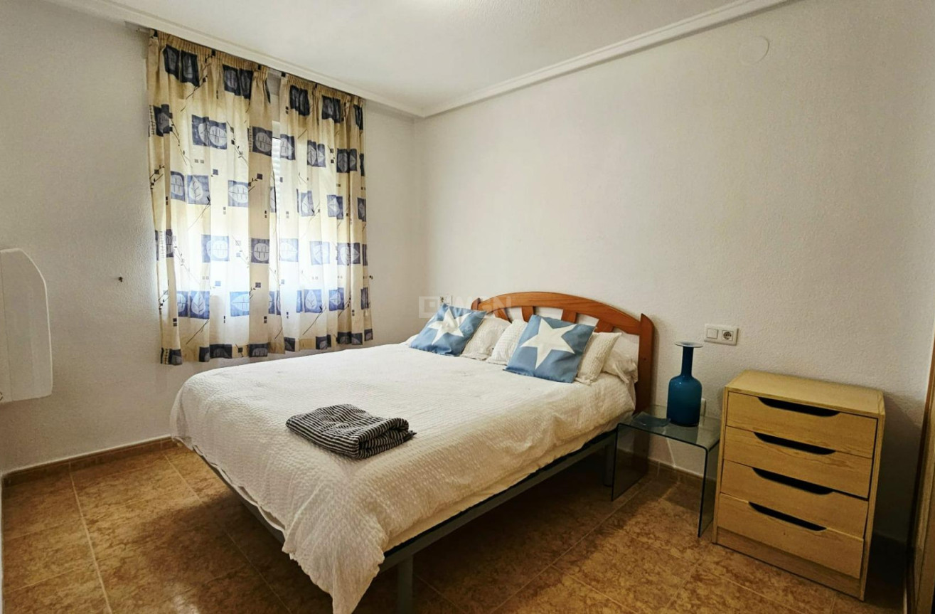 Odsprzedaż - Mieszkanie w bloku - Torrevieja - Curva Del Palangre