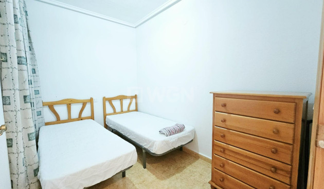 Odsprzedaż - Mieszkanie w bloku - Torrevieja - Curva Del Palangre