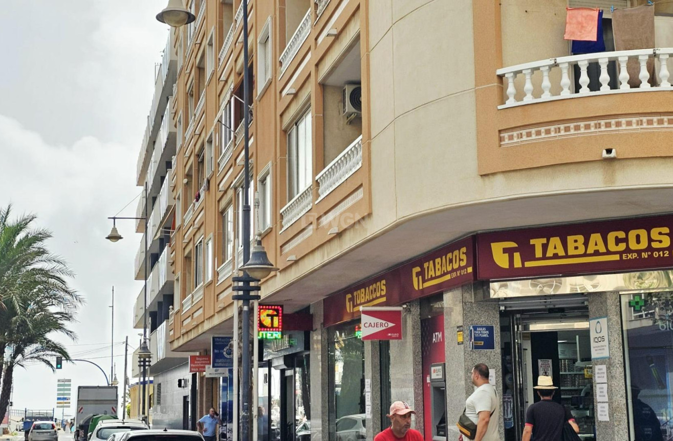 Odsprzedaż - Mieszkanie w bloku - Torrevieja - Curva Del Palangre