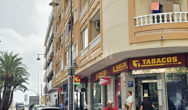 Odsprzedaż - Mieszkanie w bloku - Torrevieja - Curva Del Palangre