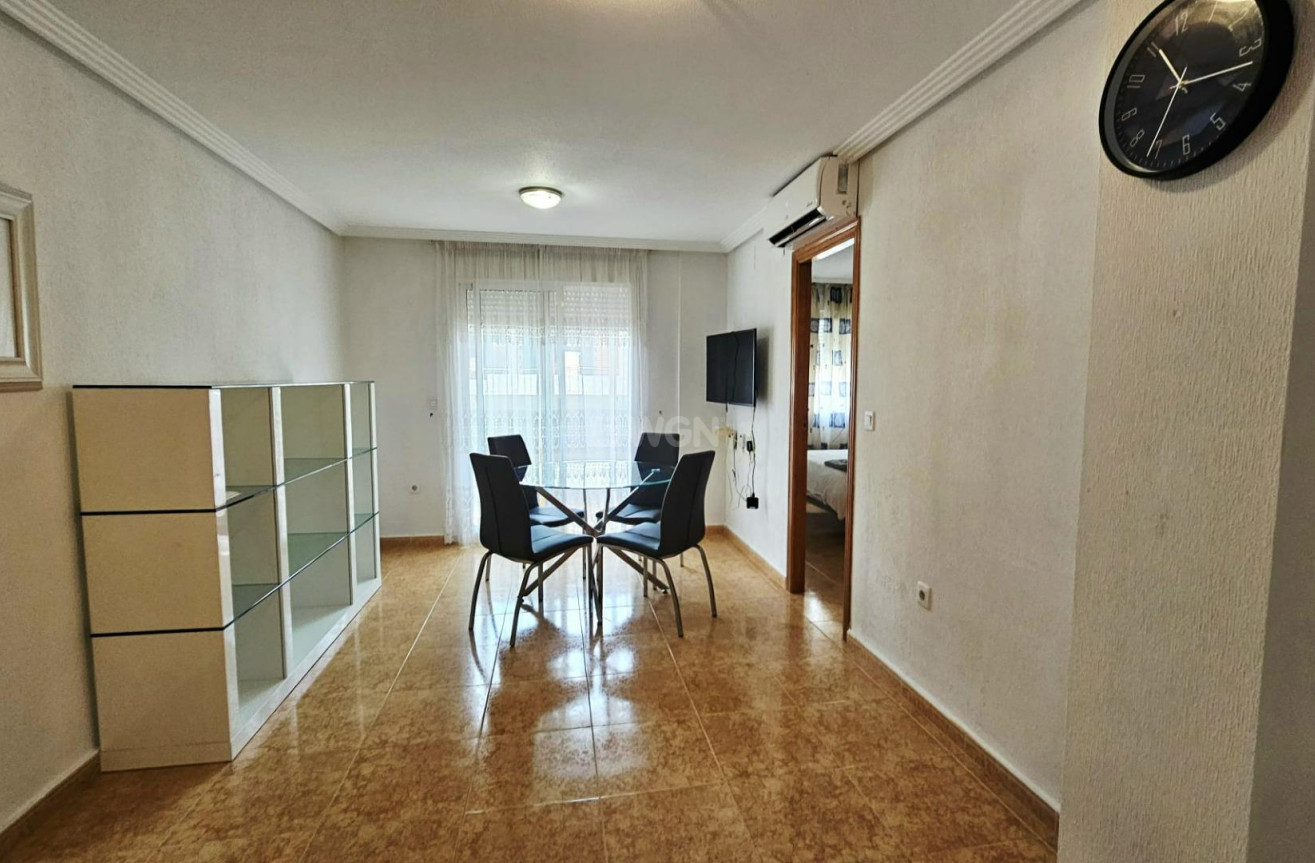 Odsprzedaż - Mieszkanie w bloku - Torrevieja - Curva Del Palangre