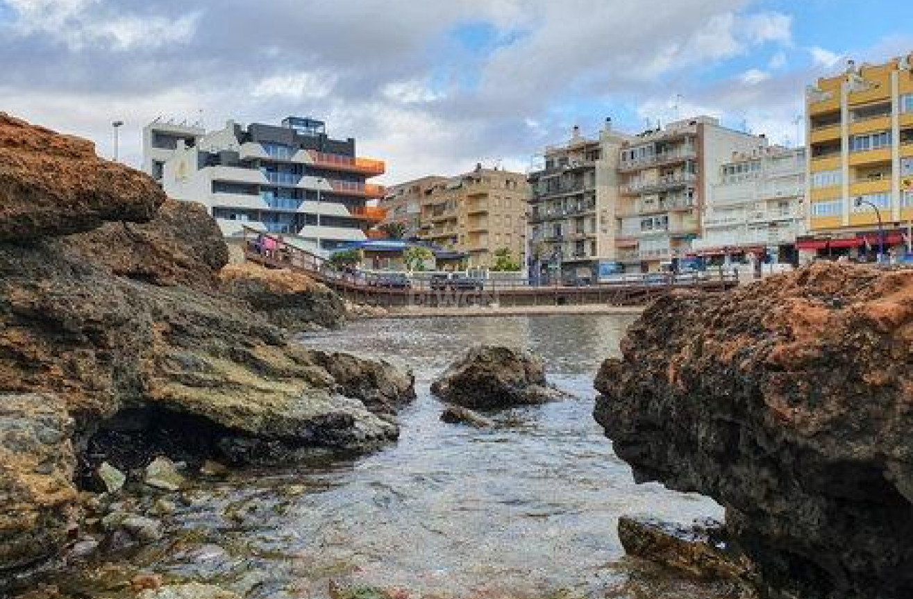 Odsprzedaż - Mieszkanie w bloku - Torrevieja - Curva Del Palangre