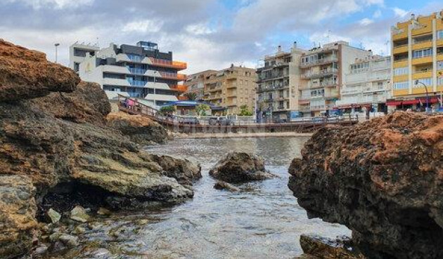 Odsprzedaż - Mieszkanie w bloku - Torrevieja - Curva Del Palangre