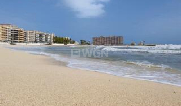 Odsprzedaż - Mieszkanie w bloku - Torrevieja - Curva Del Palangre