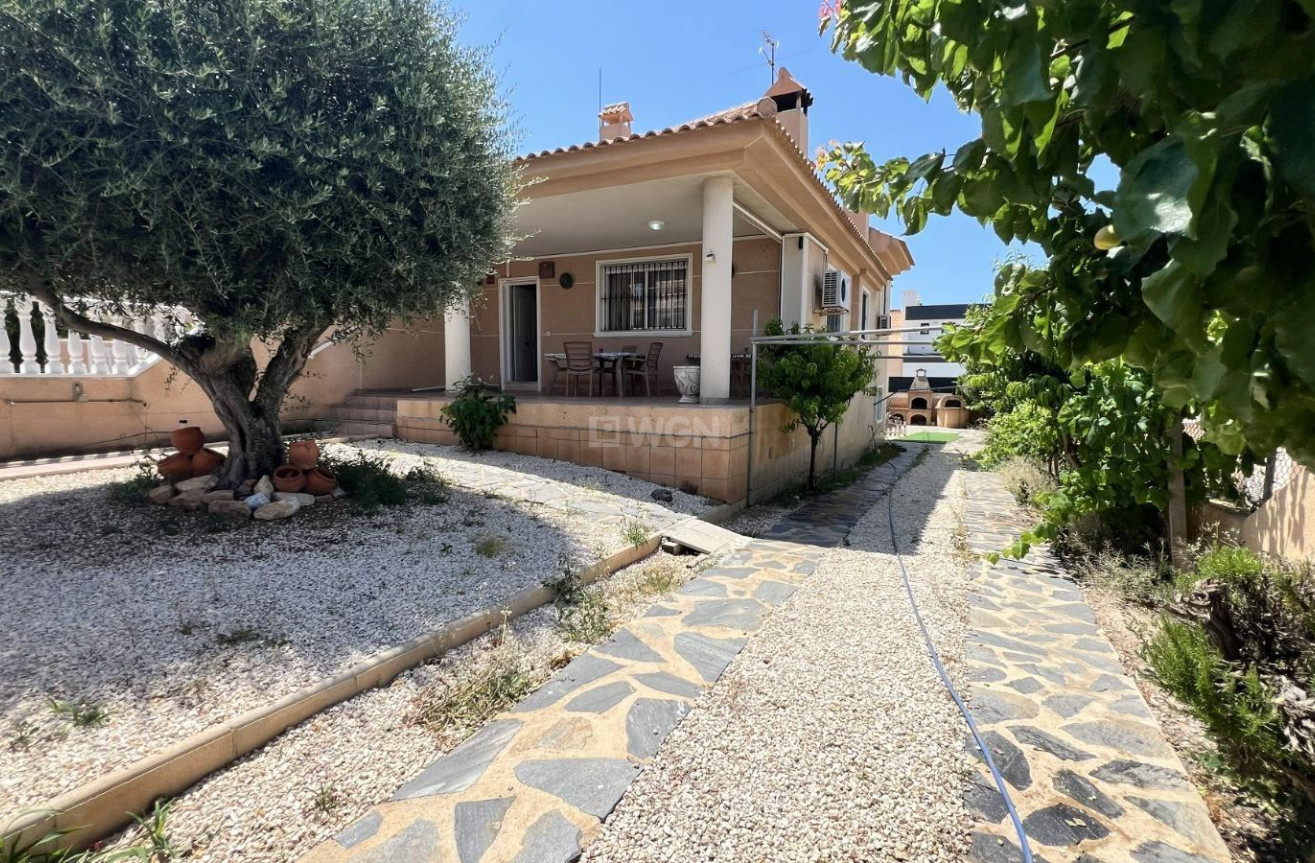 Odsprzedaż - Villa - Torrevieja - aguas nuevas