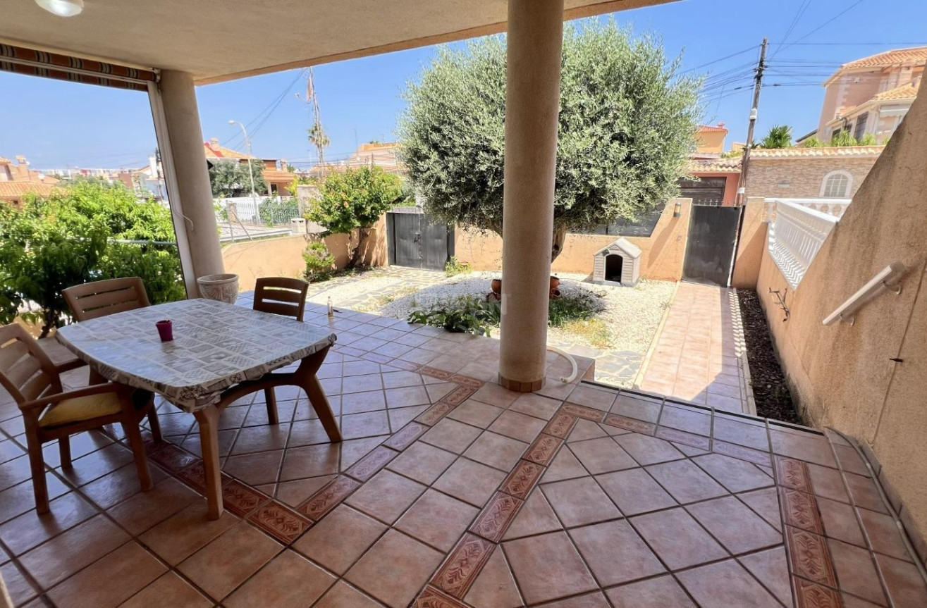 Odsprzedaż - Villa - Torrevieja - aguas nuevas