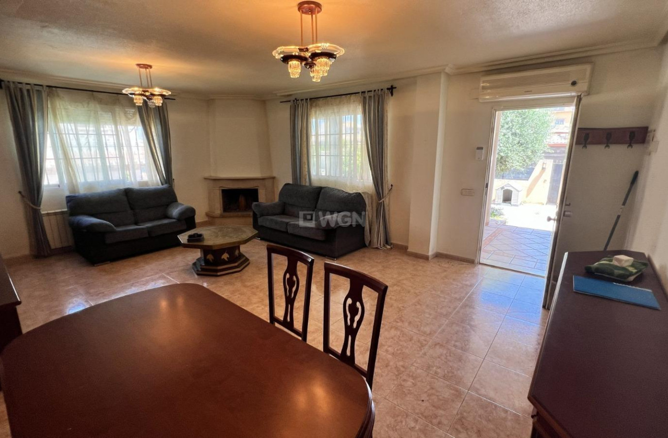 Odsprzedaż - Villa - Torrevieja - aguas nuevas