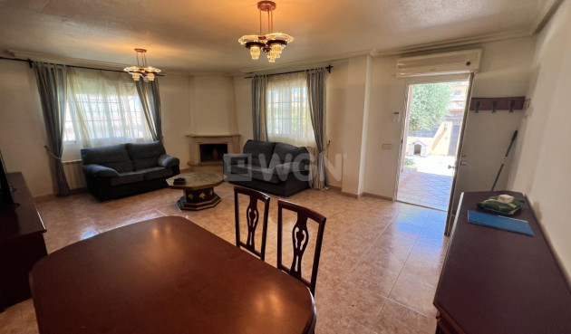 Odsprzedaż - Villa - Torrevieja - aguas nuevas