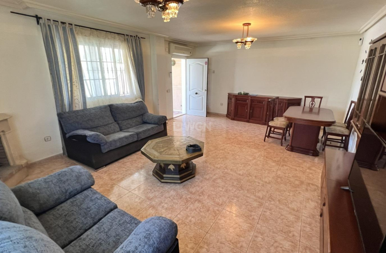 Odsprzedaż - Villa - Torrevieja - aguas nuevas