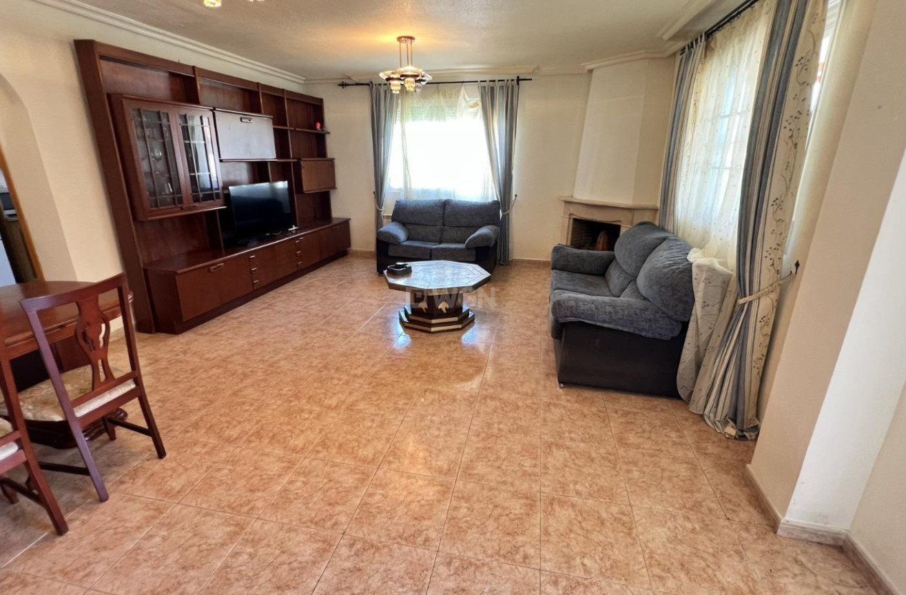 Odsprzedaż - Villa - Torrevieja - aguas nuevas