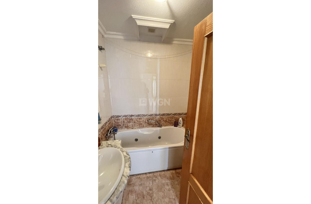 Odsprzedaż - Villa - Torrevieja - aguas nuevas