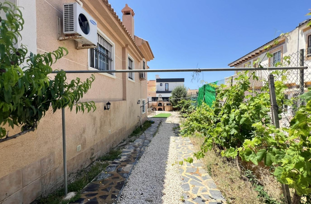 Odsprzedaż - Villa - Torrevieja - aguas nuevas