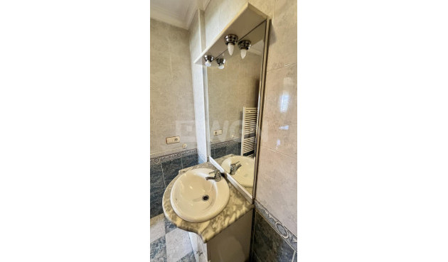 Odsprzedaż - Villa - Torrevieja - aguas nuevas