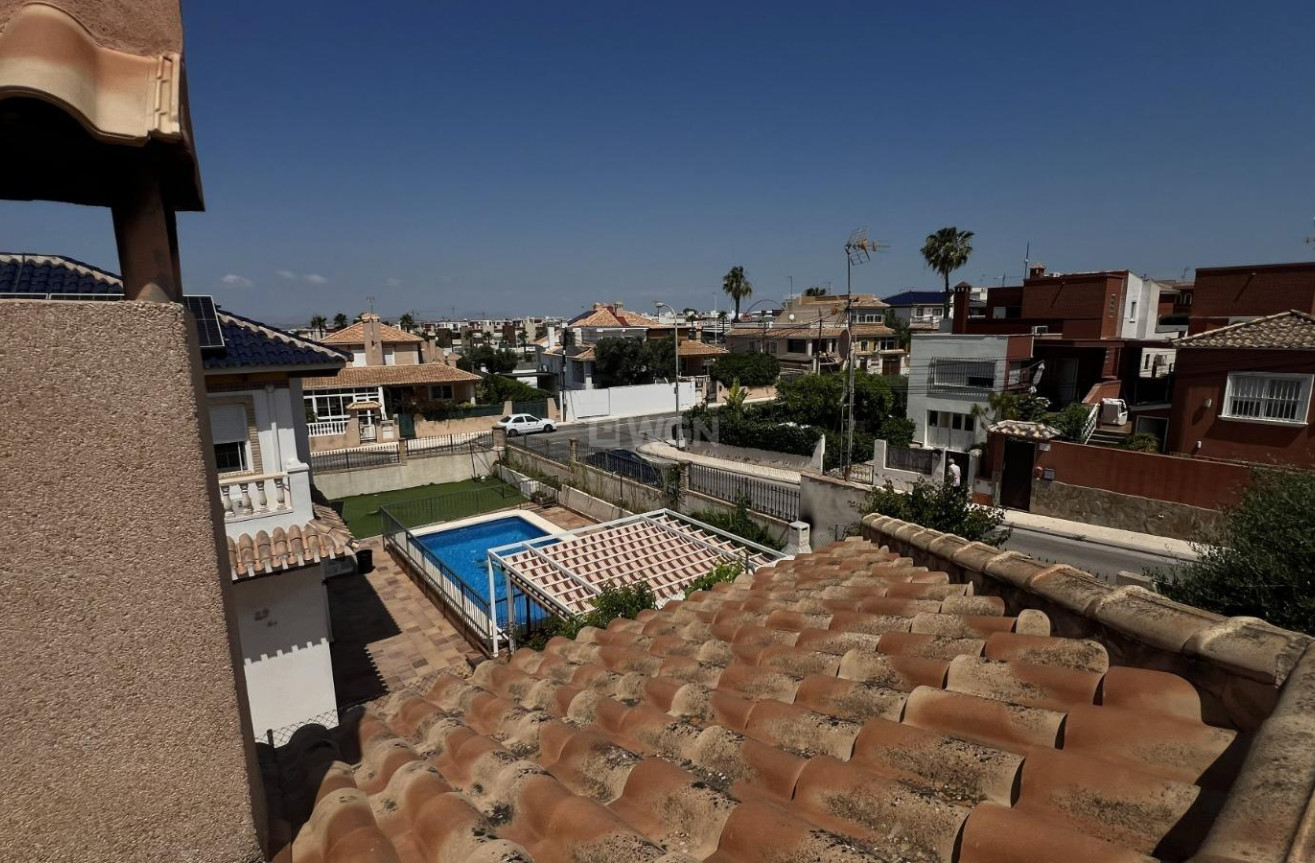 Odsprzedaż - Villa - Torrevieja - aguas nuevas