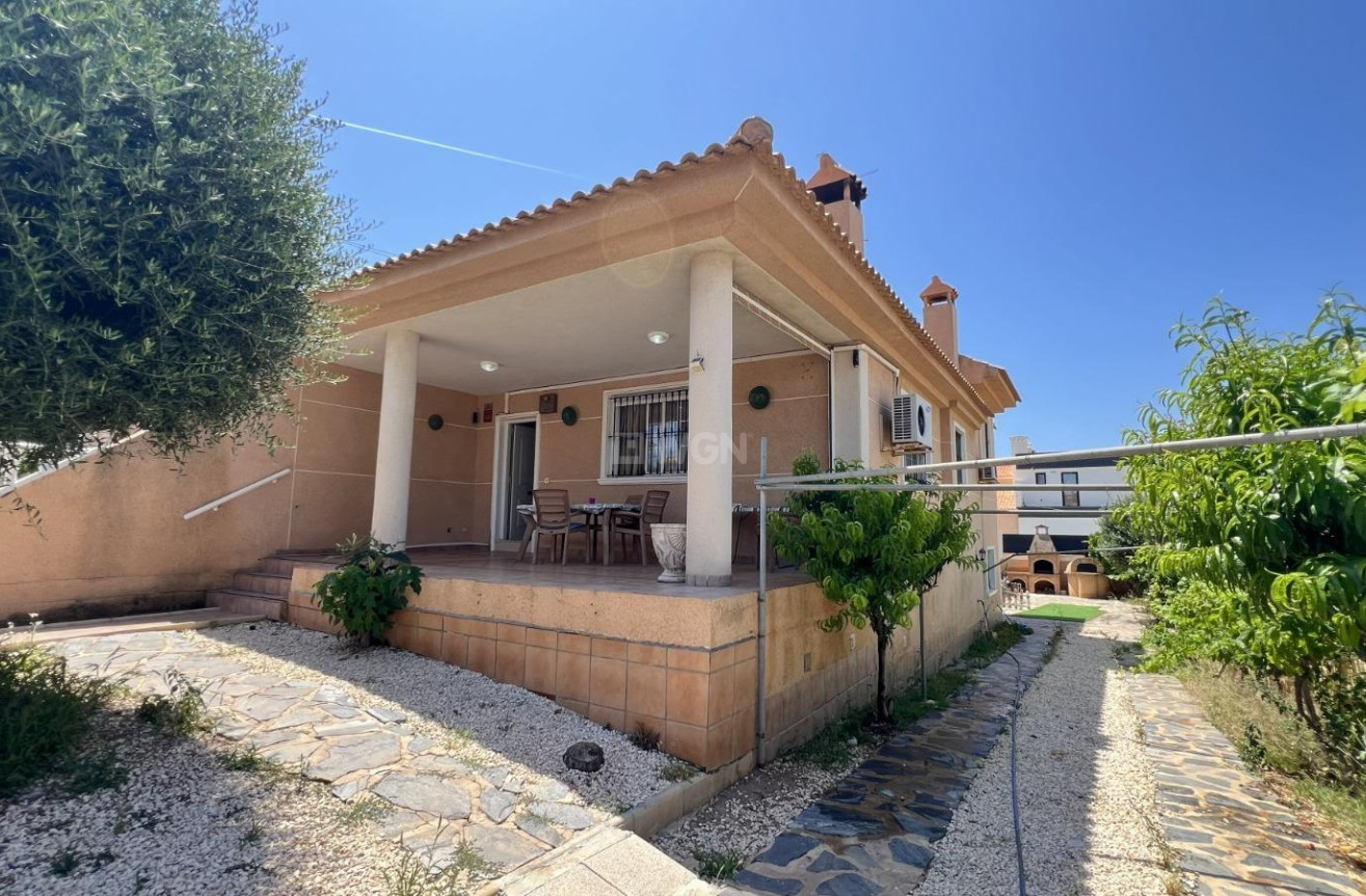 Odsprzedaż - Villa - Torrevieja - aguas nuevas