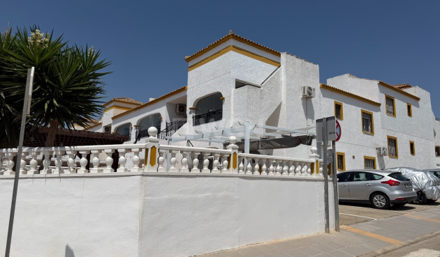 Odsprzedaż - Mieszkanie w bloku - Orihuela - Inland