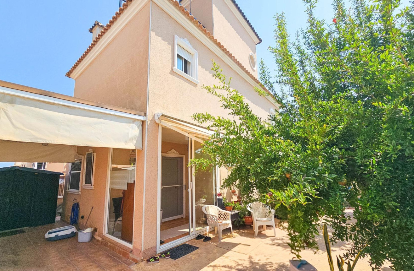 Odsprzedaż - Villa - Orihuela Costa - Cabo Roig