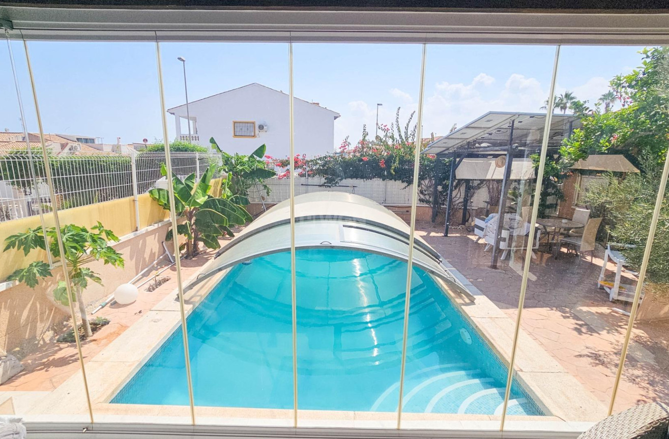 Odsprzedaż - Villa - Orihuela Costa - Cabo Roig