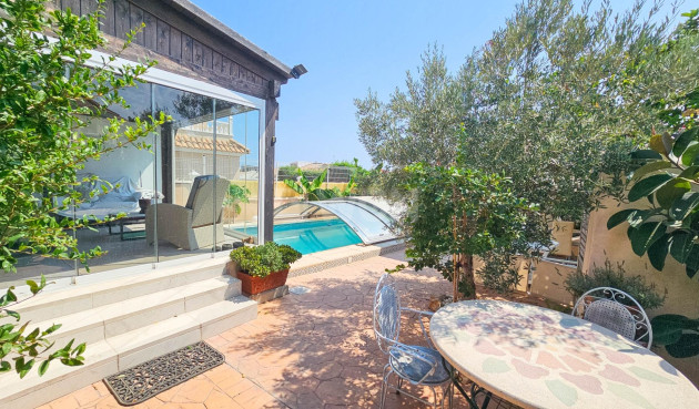 Odsprzedaż - Villa - Orihuela Costa - Cabo Roig